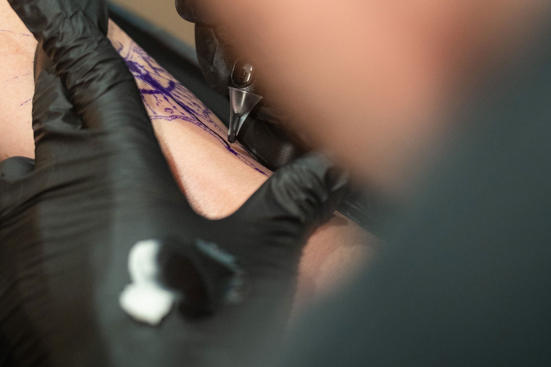 Conseils pour Éviter la Décoloration et le Vieillissement